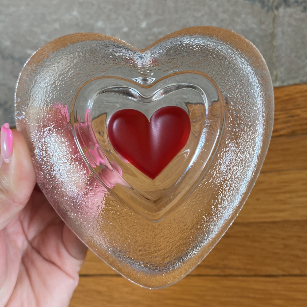 Brighton Heart Glass Bowl - Picture 3 of 4
